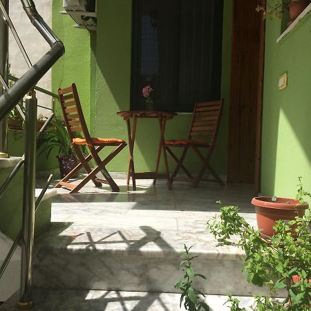 Friends House Bed & Breakfast Tirana Exterior photo
