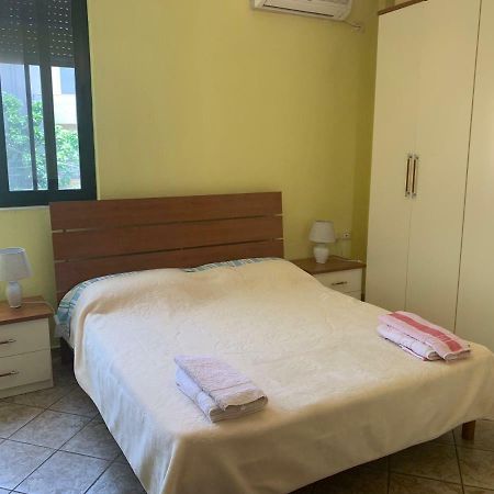 Friends House Bed & Breakfast Tirana Exterior photo