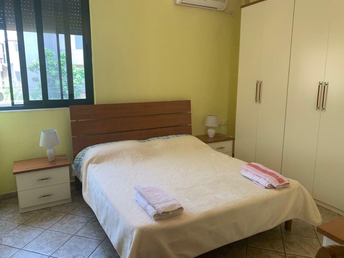 Friends House Bed & Breakfast Tirana Exterior photo